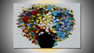 Handgemaltes Ölbild bunter Blumenstrauss in schwarzer Vase auf Leinwand, dicke Spachteltupfen – Beispiel im Raum