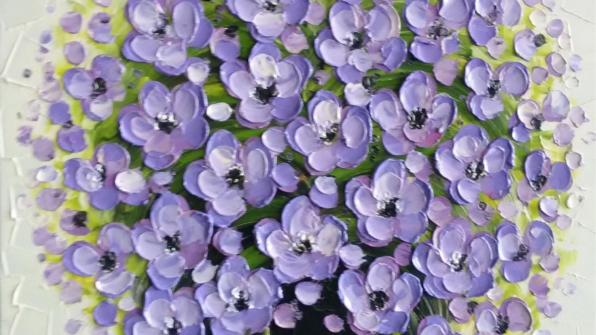 Handgemaltes Ölbild violetter Blumenstrauss in schwarzer Vase auf Leinwand, plastische Spachtelblüten – Detailansicht