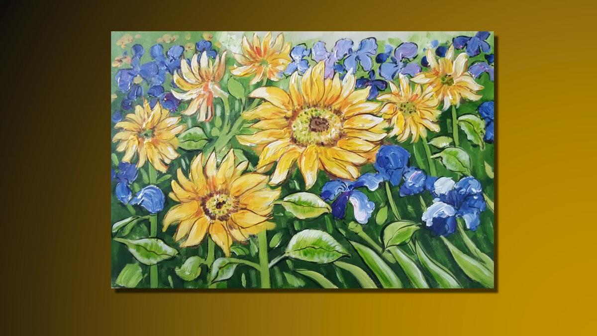 Handgemaltes Ölbild Sonnenblumen und Iris auf Leinwand, Blumenbild in Gelb, Blau und Grün – Beispiel im Raum