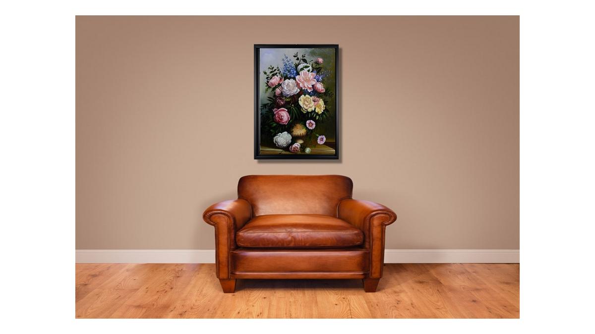 Handgemaltes Ölbild klassischer Rosenstrauss auf Leinwand, Rosen in Rosa und Weiss vor dunklem Hintergrund, mit schwarzem Rahmen – Beispiel im Raum