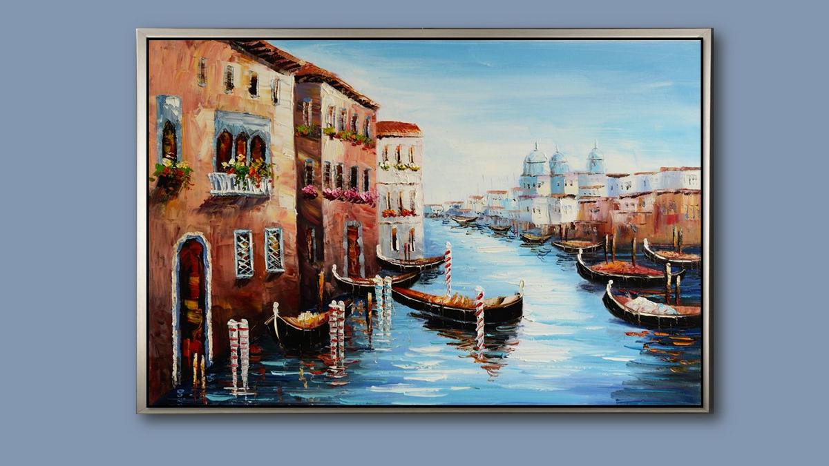 Handgemaltes Ölbild Venedig Canal Grande mit Gondeln auf Leinwand, Kuppeln und blaues Wasser, mit silbernem Rahmen – Beispiel im Raum