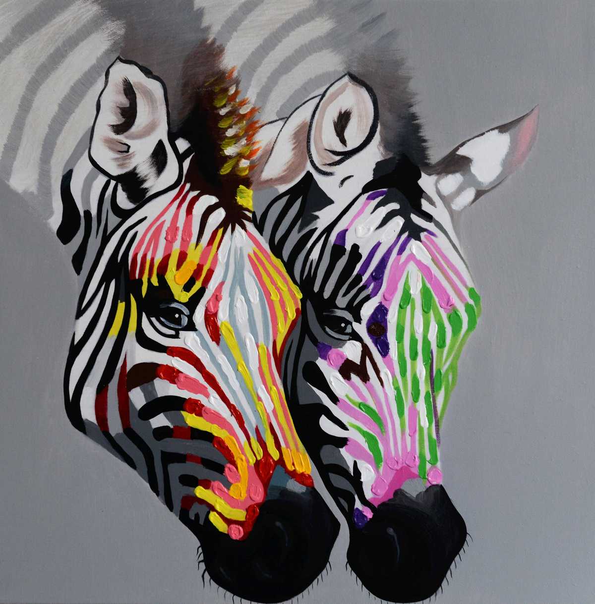 Handgemaltes Ölbild zwei Zebras auf Leinwand, bunte Pop-Art-Streifen mit Spachtelrelief auf Grau