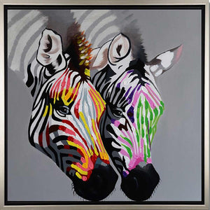 Handgemaltes Ölbild zwei Zebras auf Leinwand, bunte Pop-Art-Streifen mit Spachtelrelief auf Grau, mit silbernem Rahmen