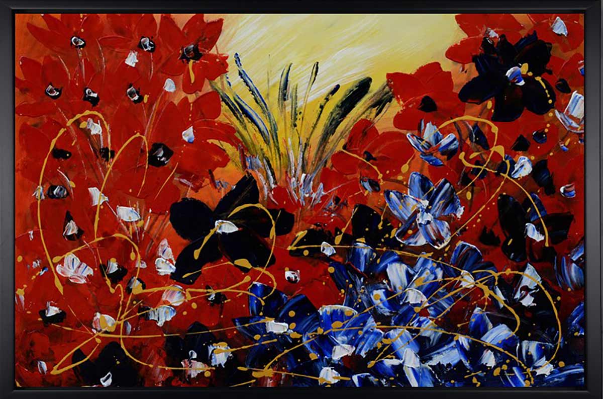 Handgemaltes Blumenbild in Öl auf Leinwand mit roten und blauen Blüten, goldenen Linien, Spachteltechnik, mit schwarzem Rahmen