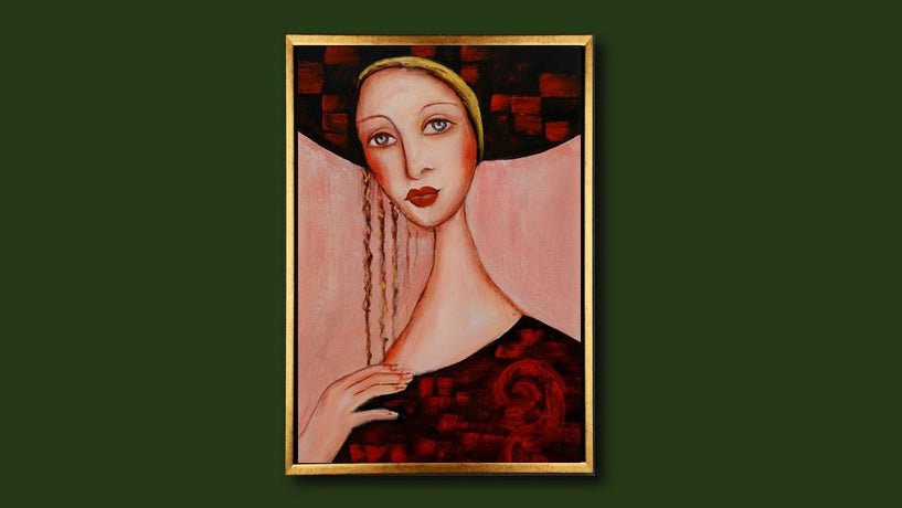Handgemaltes Ölbild Dame mit gelbem Stirnband auf Leinwand, langes dunkles Haar, rosa Hintergrund, mit goldenem Rahmen – Beispiel im Raum
