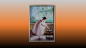 Handgemaltes Ölbild Ballerina mit Bugholzstuhl auf Leinwand, weisses Tutu, grüner Fensterblick, mit silbernem Rahmen – Beispiel im Raum