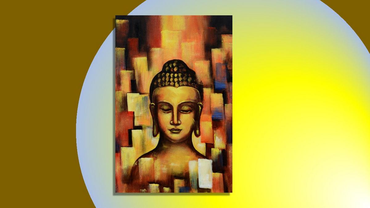 Handgemaltes Ölbild Buddha auf Leinwand, abstrakter Hintergrund in Gold, Orange und Rot, Spachteltechnik – Beispiel im Raum