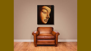 Handgemaltes Ölbild Buddha-Gesicht auf Leinwand, Nahaufnahme in Gold- und Ockertönen vor dunklem Hintergrund – Beispiel im Raum