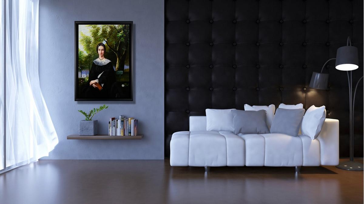 Handgemaltes Ölbild Frau im Garten auf Leinwand, klassisches Porträt im schwarzen Kleid vor grünen Bäumen, mit schwarzem Rahmen – Beispiel im Raum
